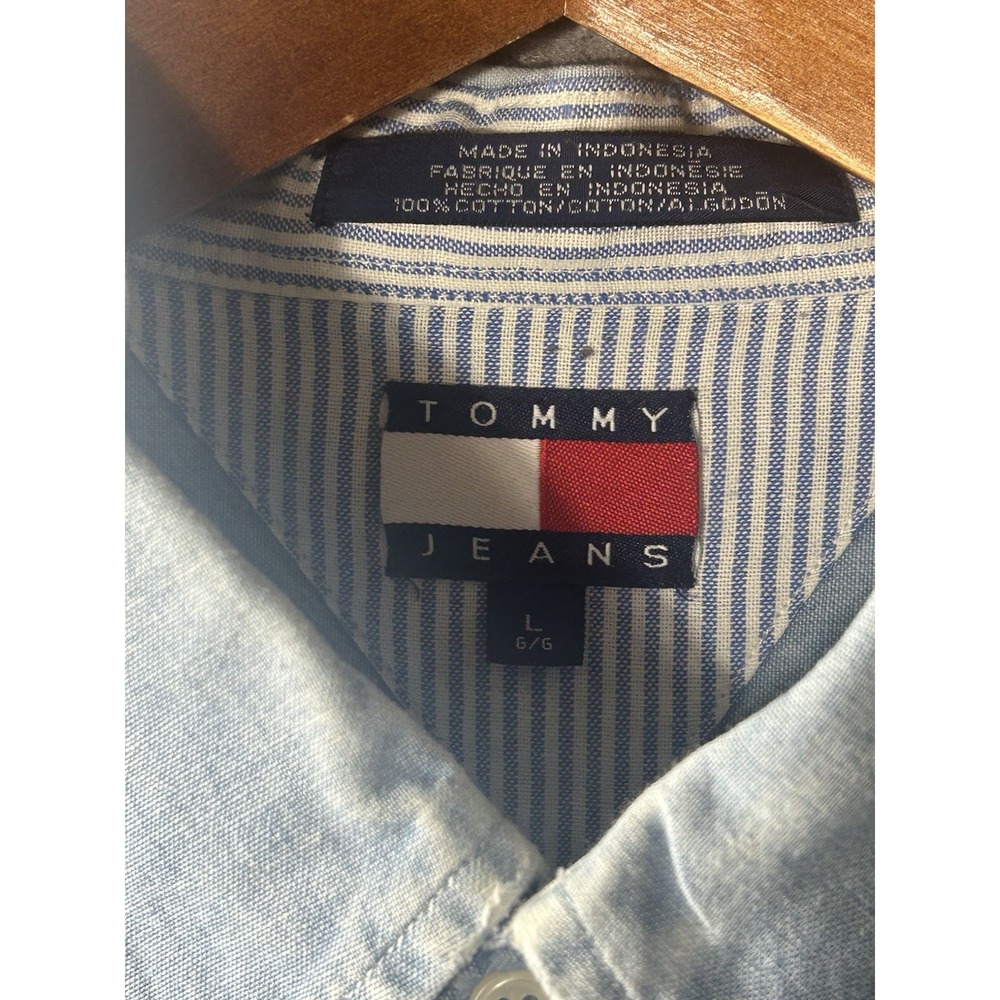 Vintage Tommy Jeans Light Blue Chambray Button Down Shirt Crest Logo Sz‎ Lrg - Picture 8 of 8
